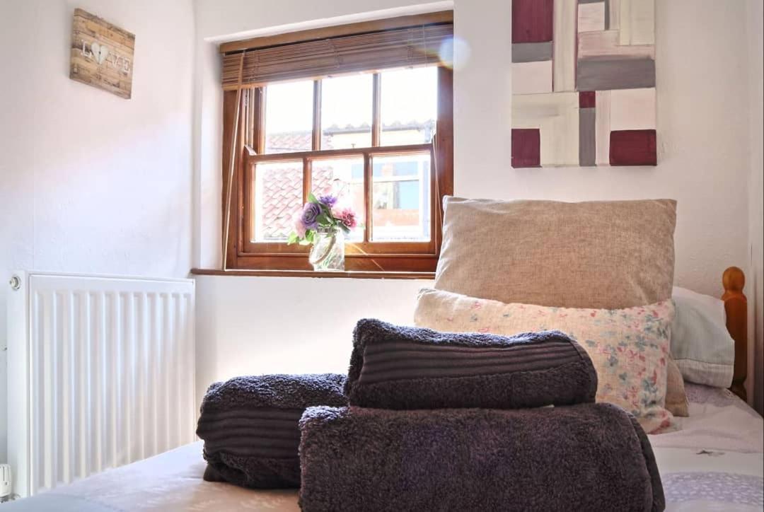 Cottages-Whitby - Bishops Cottage ウィットビー エクステリア 写真