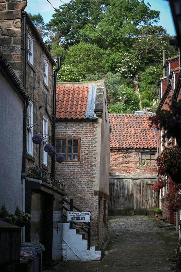 Cottages-Whitby - Bishops Cottage ウィットビー エクステリア 写真